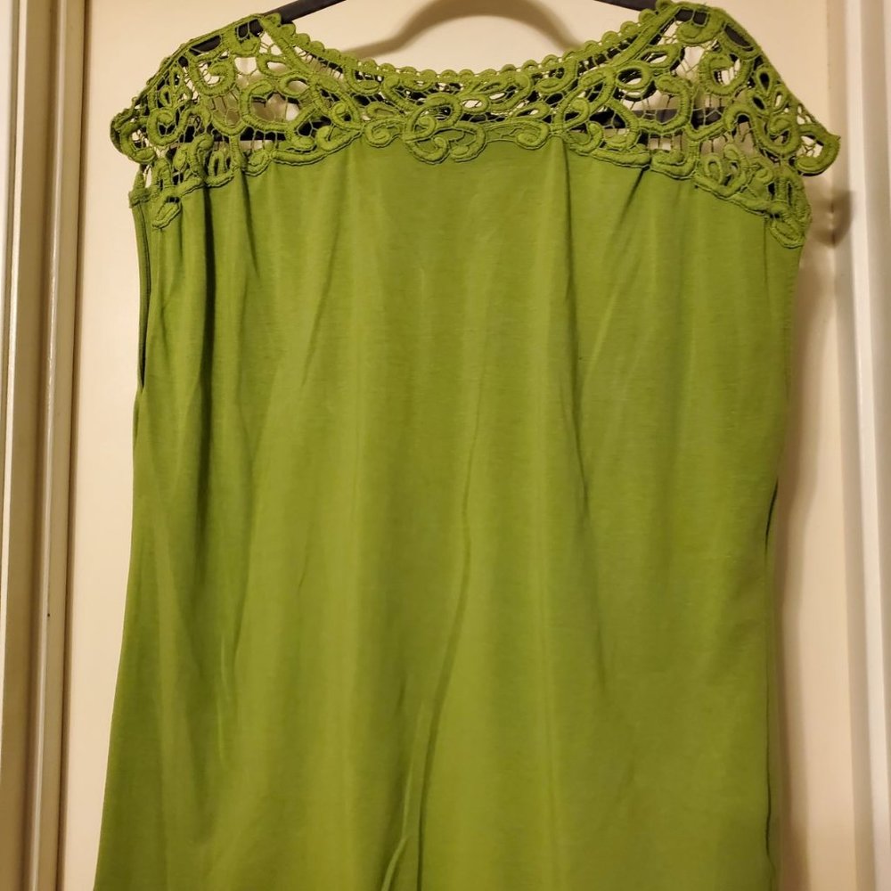 Sleeveless Embroidered Blouse